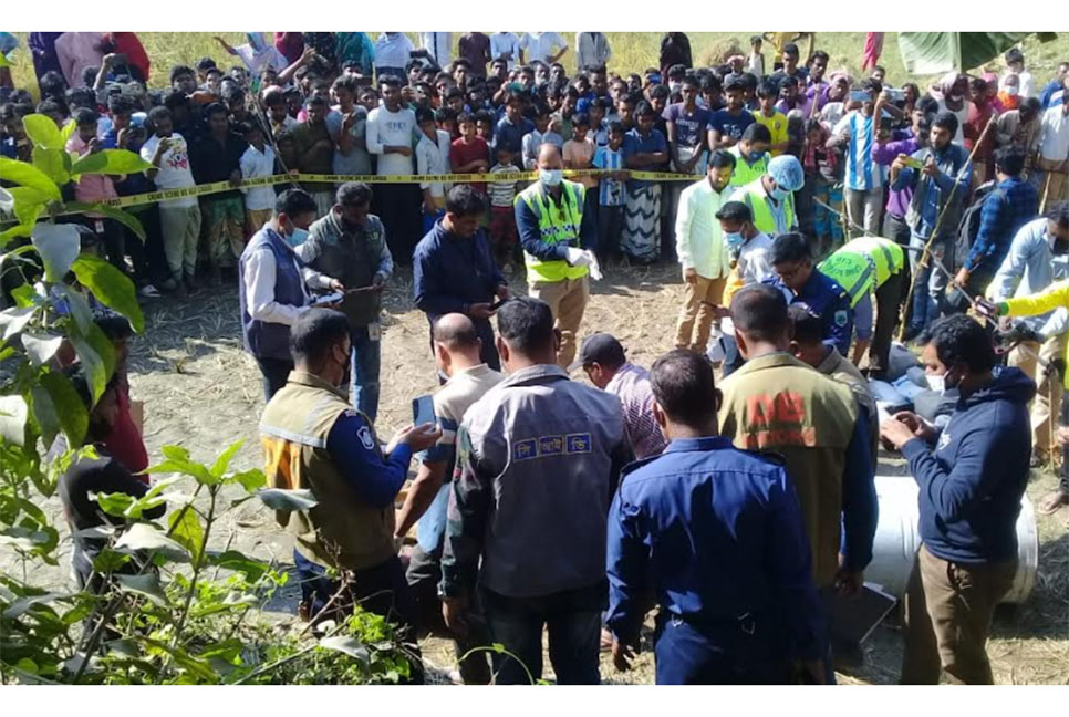 নাটোরে ড্রামের ভিতর থেকে এক ব্যক্তির লাশ উদ্ধার