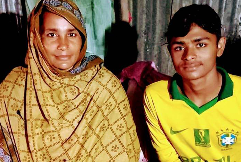 একই সাথে মা ও ছেলের এসএসসি পাস