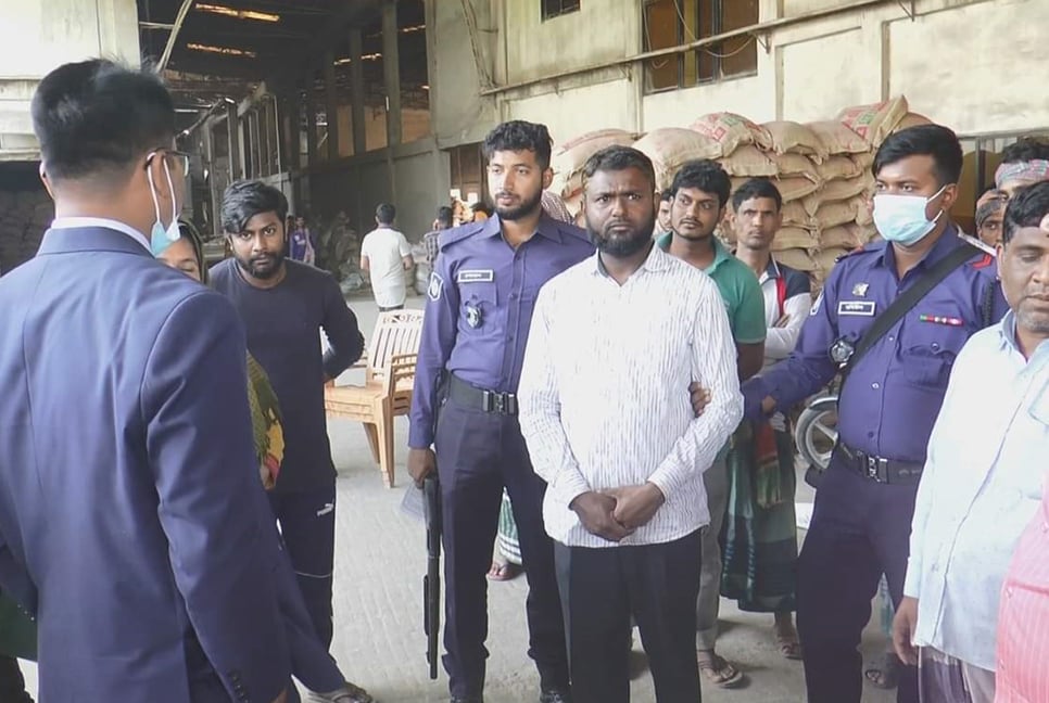 চালের বস্তায় কারসাজি, মিল মালিককে জেল-জরিমানা