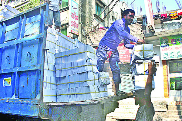 বিনামূল্যে তুলে দেওয়া হবে নতুন বই