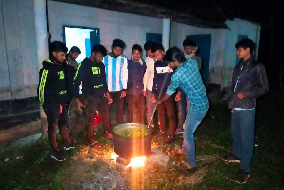 আর্জেন্টিনার খেলা, কুষ্টিয়ায় মোড়ে মোড়ে বড় পর্দা-খাবারের আয়োজন


