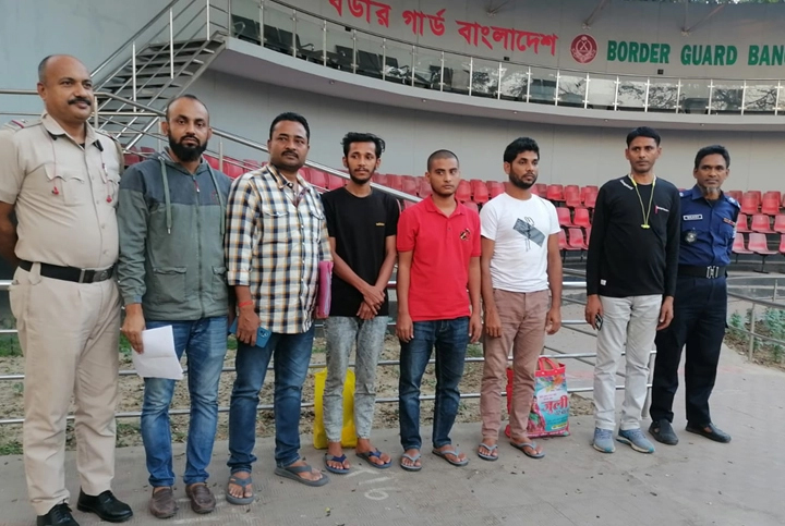 ভারতে দেড় বছর জেল খেটে দেশে ফিরল তিন বাংলাদেশি যুবক