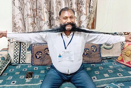 গোঁফ দিয়েই ভোট জিততে চান যিনি!