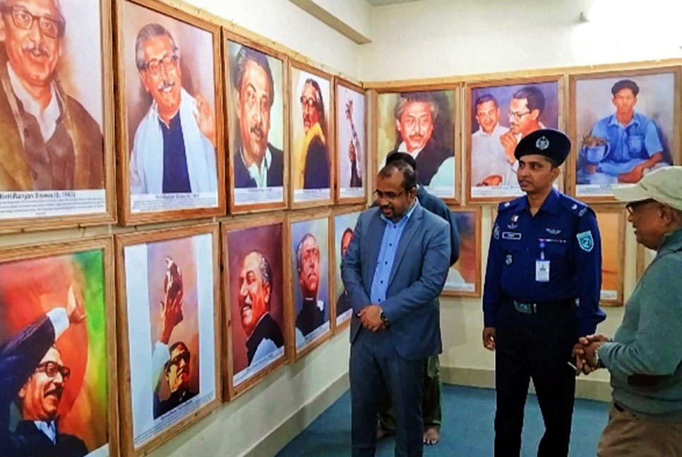দিনাজপুরে জাতির জনকের প্রতিকৃতির শিল্পকর্মের প্রদর্শনী
