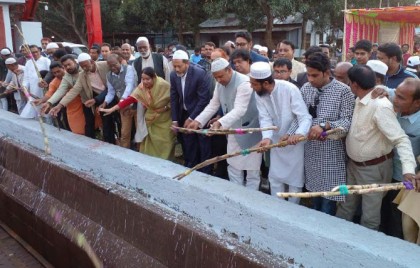 নাটোরে চিনি কলের আখ মাড়াই শুরু