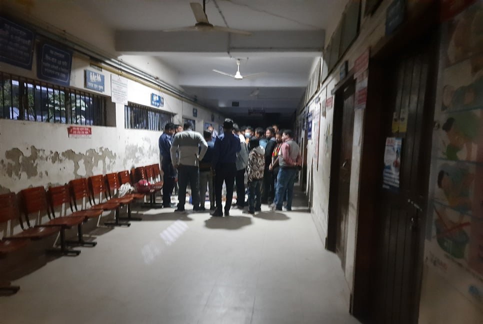 মাদারীপুরে মাহিন্দ্রা উল্টে দুই ভাগ্নেসহ মামা নিহত


