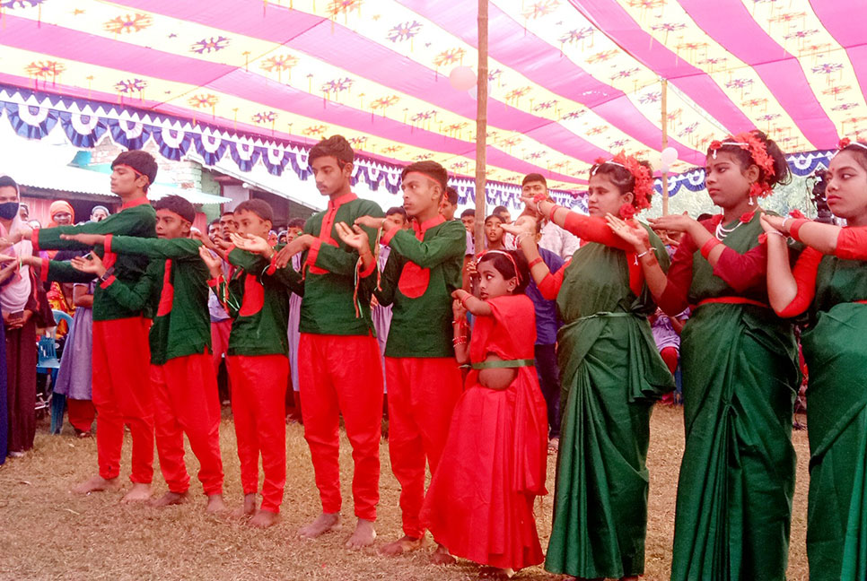 নাটোরে প্রতিবন্ধী দিবসে নাচলেন গাইলেন প্রতিবন্ধীরা