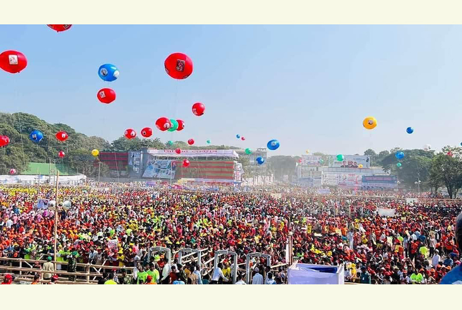 চট্টগ্রামের পলোগ্রাউন্ডে জনসমুদ্র