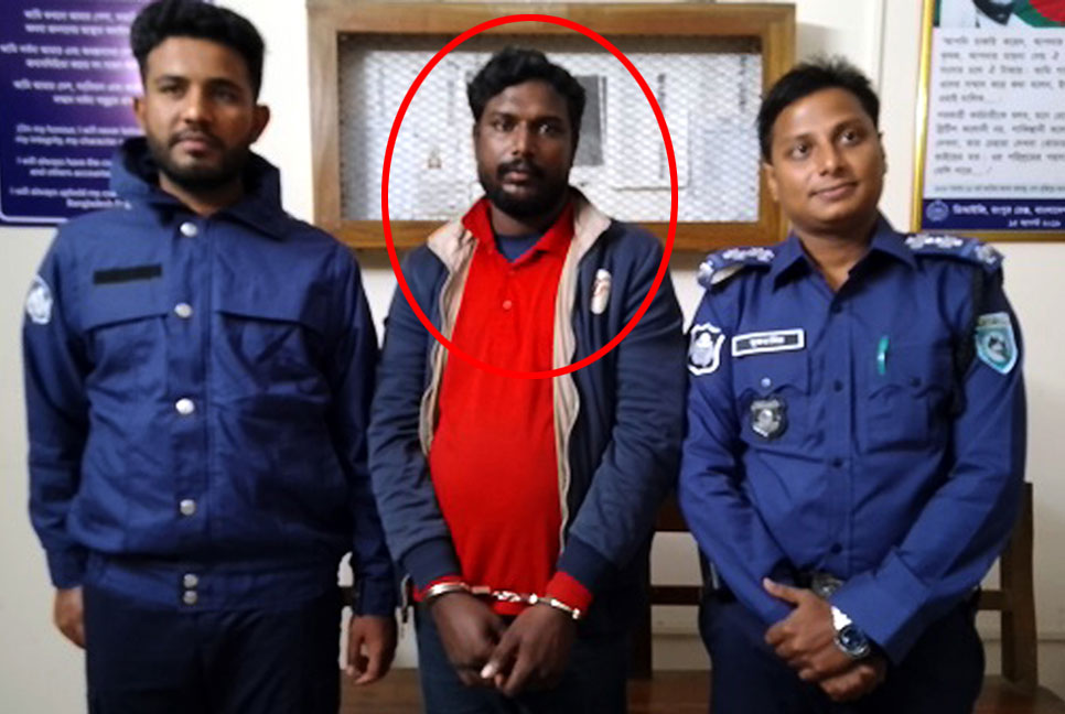 ফুলবাড়ীতে কথিত ‘জিনের বাদশা’ গ্রেফতার