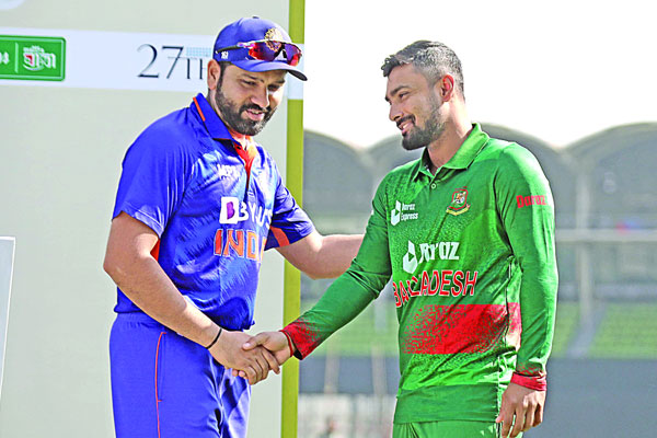 রোমাঞ্চকর লড়াইয়ের অপেক্ষা