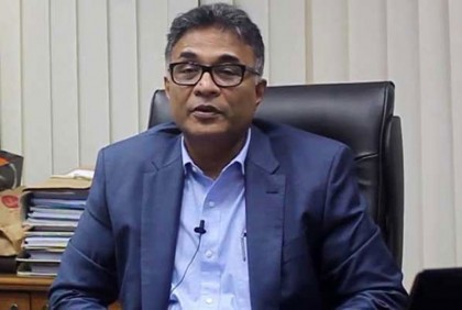 আতঙ্কে ব্যাংক থেকে ৫০ হাজার কোটি টাকা তুলে নিয়েছেন গ্রাহকরা‌

