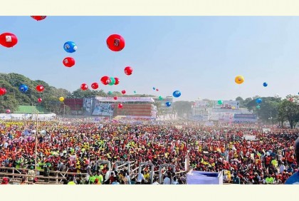 চট্টগ্রামের পলোগ্রাউন্ডে জনসমুদ্র