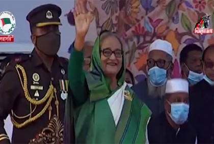 চট্টগ্রামের পলোগ্রাউন্ড জনসমুদ্র, মঞ্চে শেখ হাসিনা 