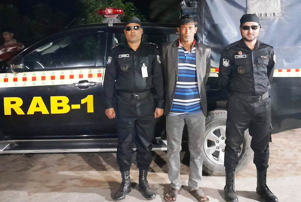 স্ত্রীকে খুন, স্বামী গ্রেফতার  