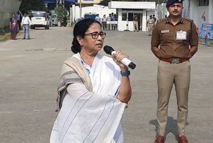 দিল্লি গেলেন মমতা ব্যানার্জি, চাদর চড়াবেন আজমির শরিফে