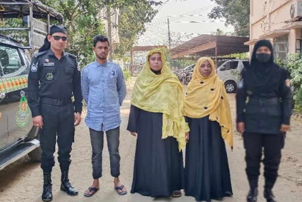 ফেনীতে নারীসহ ৩ ইয়াবা কারবারি আটক 