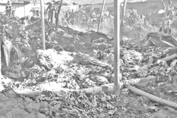 ঝুটের গুদামে আগুন