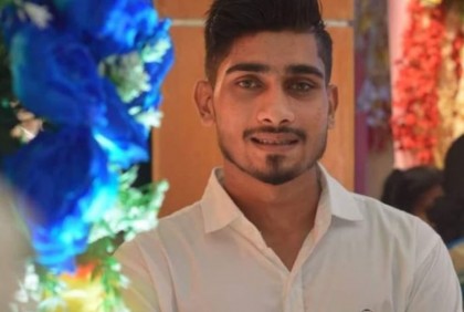 প্রেমিকাকে না পেয়ে ফেসবুকে স্ট্যাটাস দিয়ে যুবকের আত্মহত্যা 