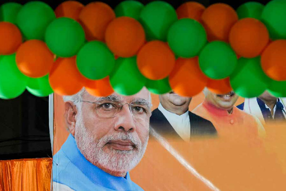 গুজরাটে ক্ষমতায় আসছে বিজেপি; হিমাচলে কংগ্রেসের সাথে জোর টক্কর