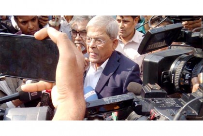 পুলিশি বাধায় দলীয় কার্যালয়ে যেতে পারেননি মির্জা ফখরুল