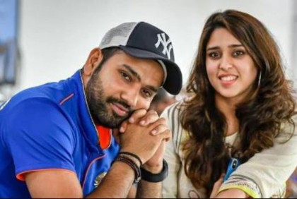 আঙুলে চোট নিয়েও হাফ-সেঞ্চুরি, আবেগঘন পোস্ট রোহিতের স্ত্রীর