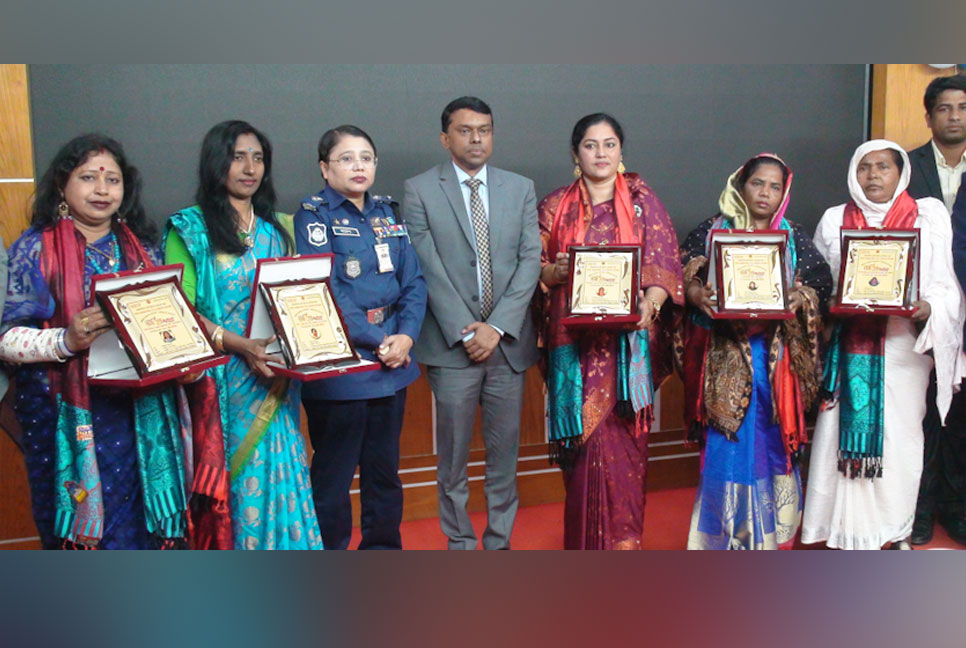 গোপালগঞ্জে বেগম রোকেয়া দিবসে ৫ জয়ীতাকে সংবর্ধনা