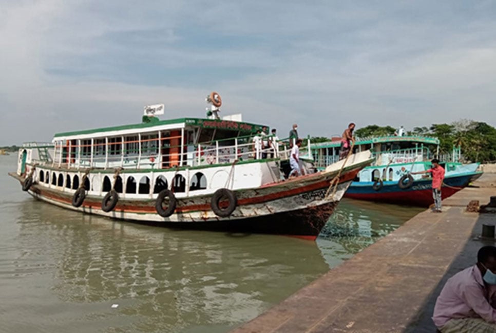 নারায়ণগঞ্জ থেকে ৫ রুটে বন্ধ লঞ্চ চলাচল