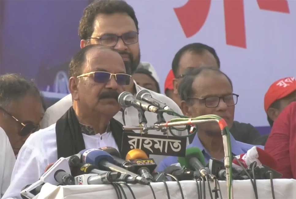 সরকার খিচুড়ি চুরি করেছে : গয়েশ্বর