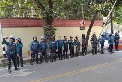 হঠাৎ খালেদা জিয়ার বাসার সামনে নিরাপত্তা জোরদার