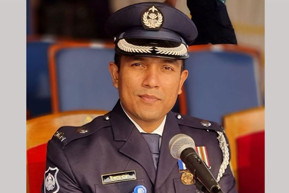 আমি লিখতে গিয়েও লজ্জিত হচ্ছি

