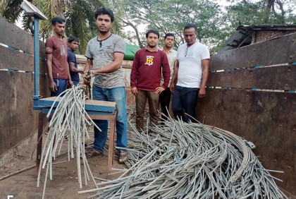 বাগেরহাটে চোরাই বৈদ্যুতিক তারসহ দুই চোর আটক