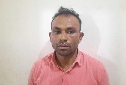টেকনাফে একাধিক মামলার পলাতক আসামি গ্রেফতার 