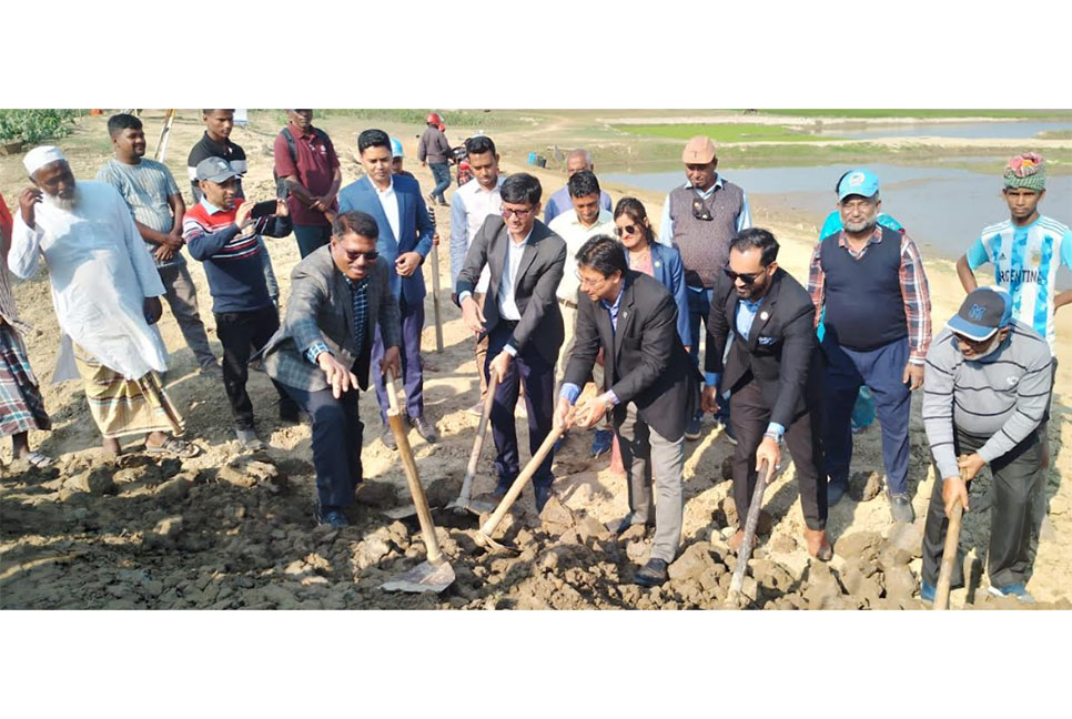 সুনামগঞ্জে ফসল রক্ষা বাঁধের নির্মাণ কাজ শুরু