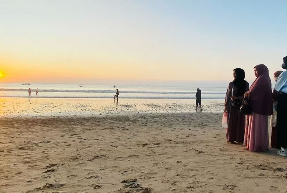 ইন্দোনেশিয়ায় বিবাহবহির্ভূত যৌন নিষেধাজ্ঞা, পর্যটকেরা থাকবেন আওতামুক্ত