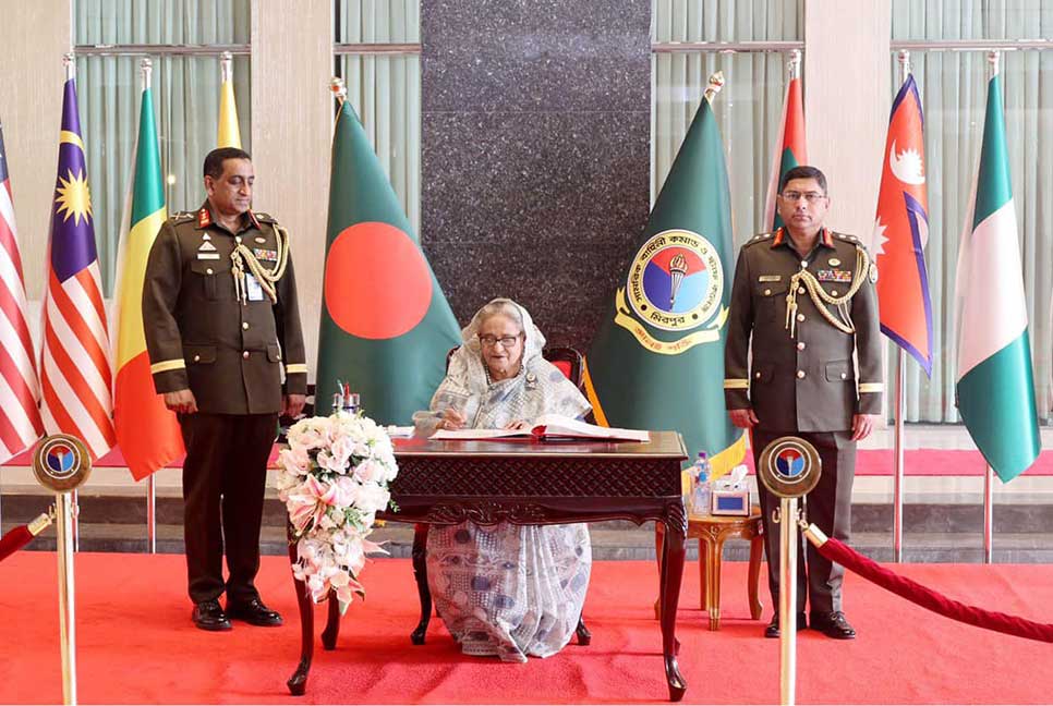 জাতীয় নিরাপত্তা নিশ্চিত করতে ঐতিহ্যগত, অপ্রথাগত হুমকি মোকাবেলা করুন : প্রধানমন্ত্রী

