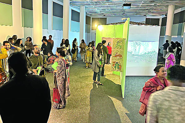 বাংলাদেশ যুক্তরাজ্যের ১৪ শিল্পীর প্রদর্শনী