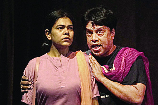 আগুনযাত্রার উদ্বোধনী মঞ্চায়ন