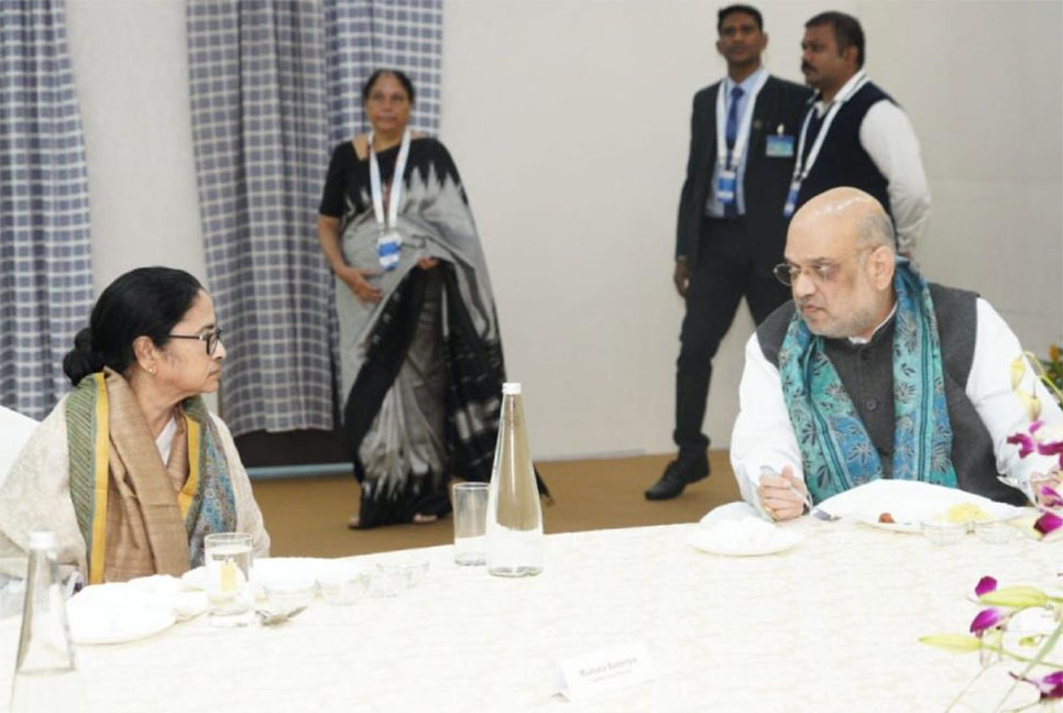 কলকাতায় অমিত শাহের সঙ্গে মমতার বৈঠক