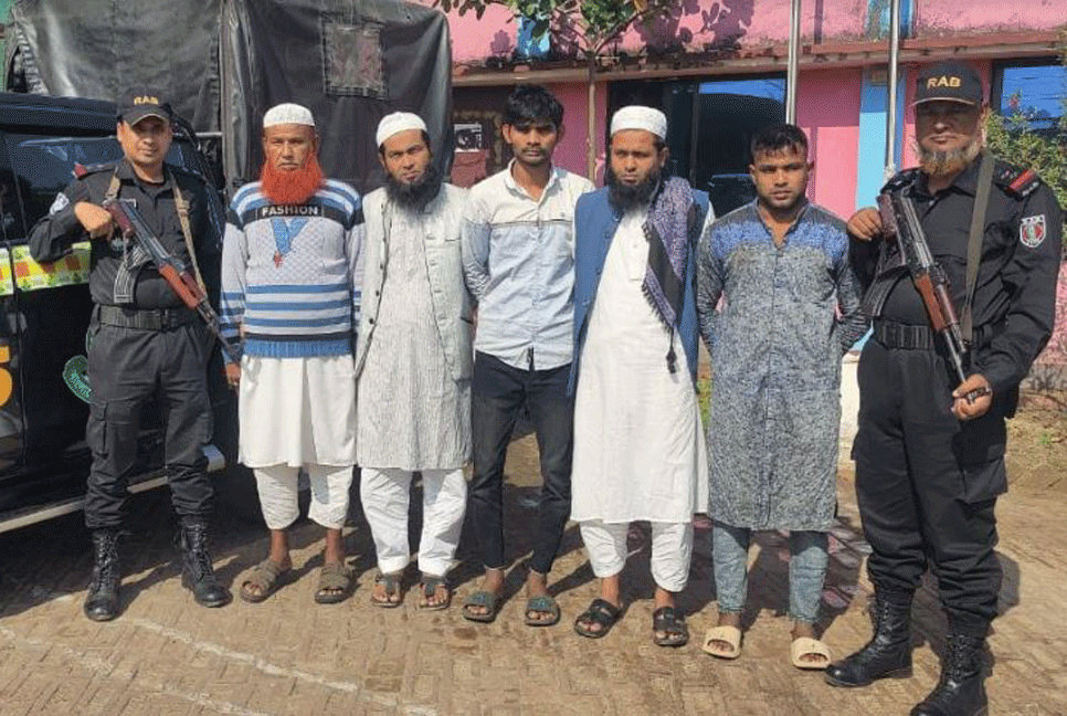 ব্যবসায়ী হাত কেটে বিচ্ছিন্ন করার ঘটনায় গ্রেফতার ৫