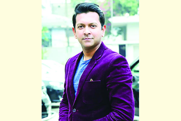 কনসার্টে ব্যস্ত