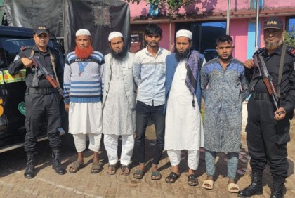 ব্যবসায়ীর হাত কেটে উল্লাসের ঘটনায় পাঁচ আসামি গ্রেফতার
