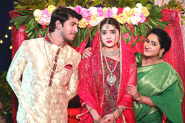 পরীর মতো বউ পেয়ে খুশি তৌসিফ-মিঠু