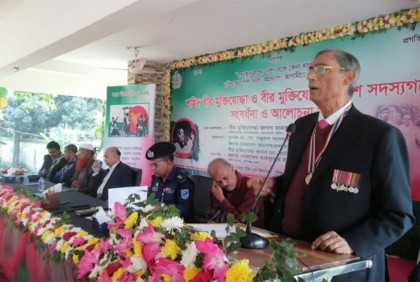 মুন্সীগঞ্জে শহিদ ও বীর মুক্তিযোদ্ধা পুলিশ সদস্যদের সংবর্ধনা
