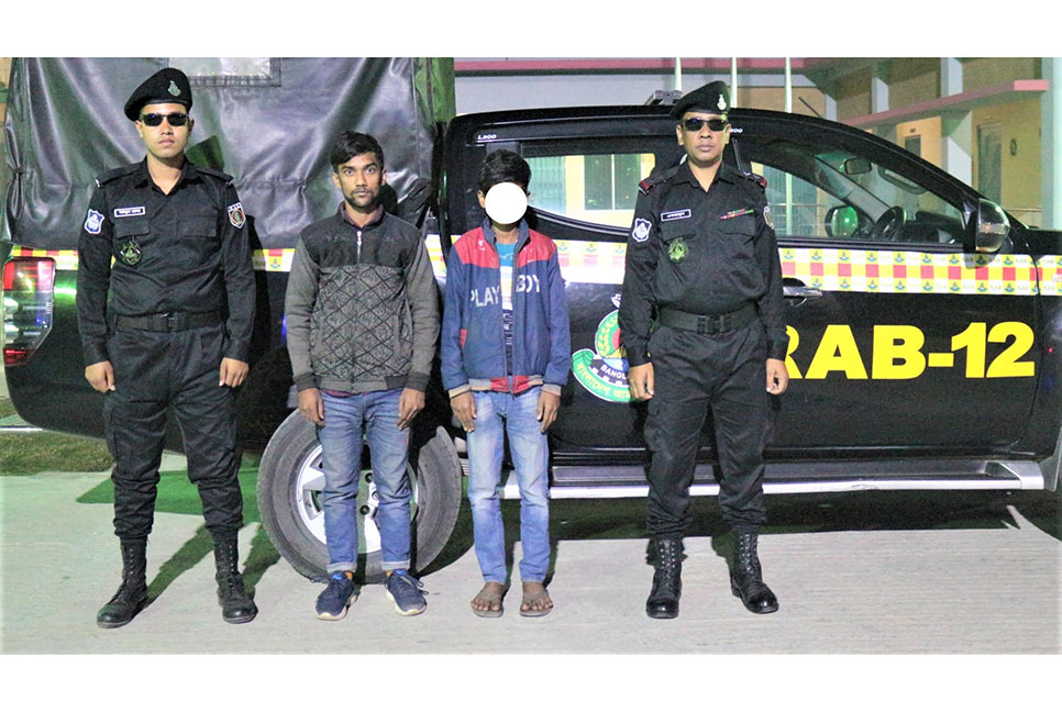 সিরাজগঞ্জে ইয়াবা ও ফেনসিডিলসহ ৩ জন আটক