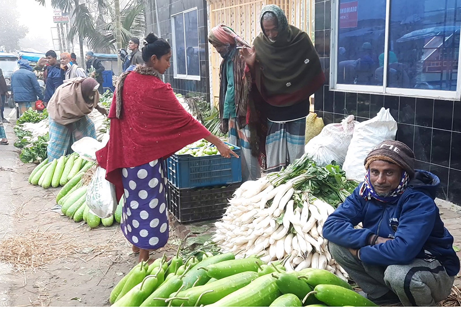 স্বস্তি ফিরেছে লক্ষ্মীপুরের সবজির বাজারে