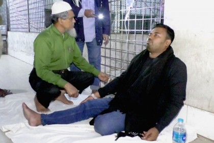 লক্ষ্মীপুরে আওয়ামী লীগ নেতার বিরুদ্ধে ছাত্রলীগ নেতাকে মারধরের অভিযোগ 