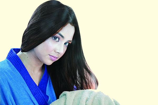 ফ্রিজি ও ড্রাই হেয়ার কন্ডিশনার