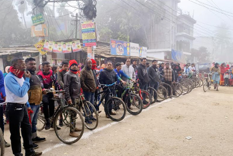 দিনাজপুরে বাইসাইকেল প্রতিযোগিতা