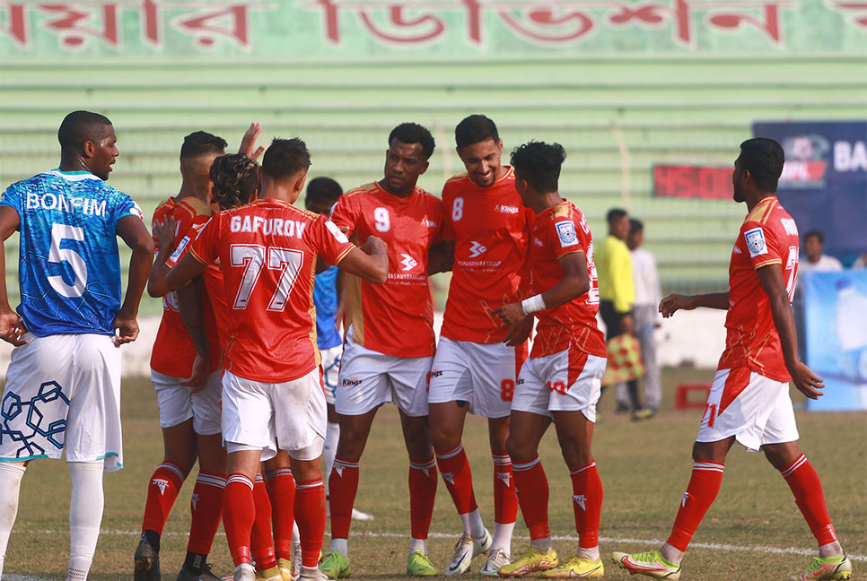 প্রিমিয়ার লিগে টানা দ্বিতীয় জয় তুলে নিল বসুন্ধরা কিংস