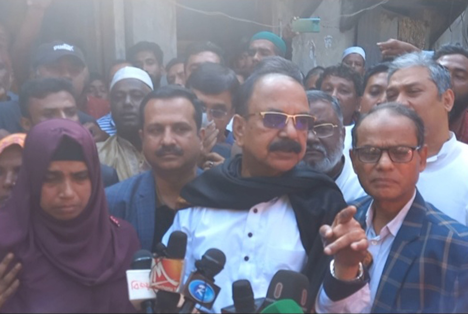 সরকার স্বেচ্ছায় পদত্যাগ না করলে ধারাবাহিক আন্দোলন : গয়েশ্বর 
